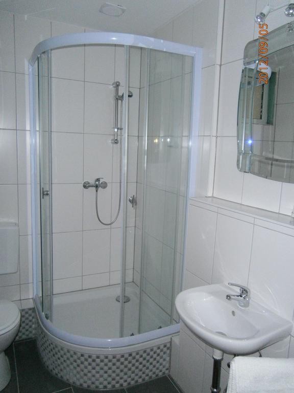 Pension Am Rheinsteig Hotell Leutesdorf Rom bilde